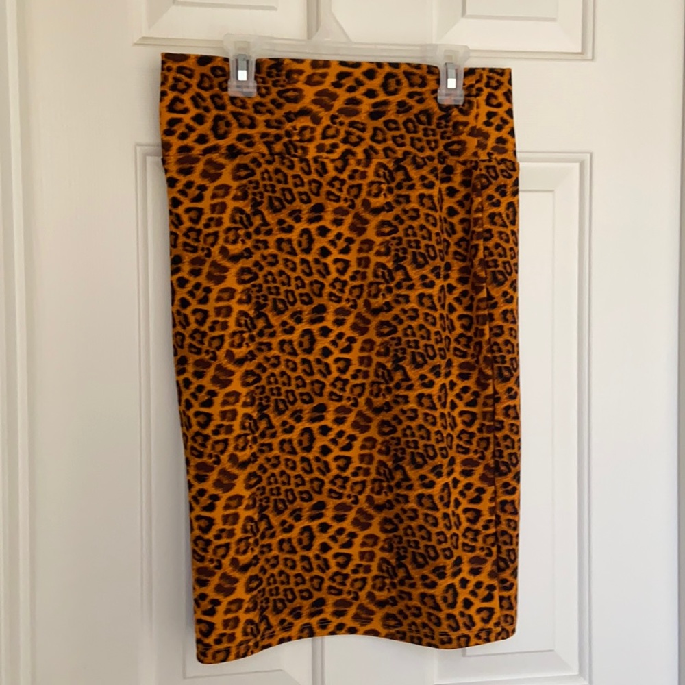 leopard print Cassie skirt size small LuLaRoe